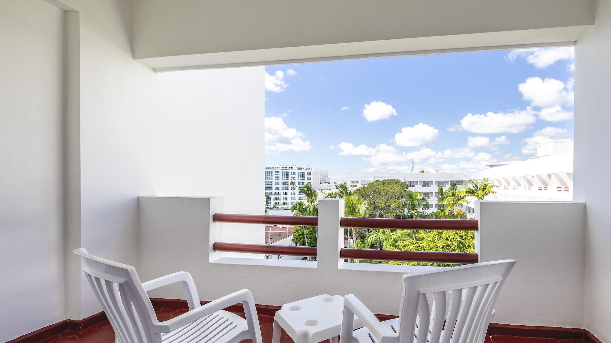 Be Live Experience Hamaca Suites Бока-Чика Экстерьер фото
