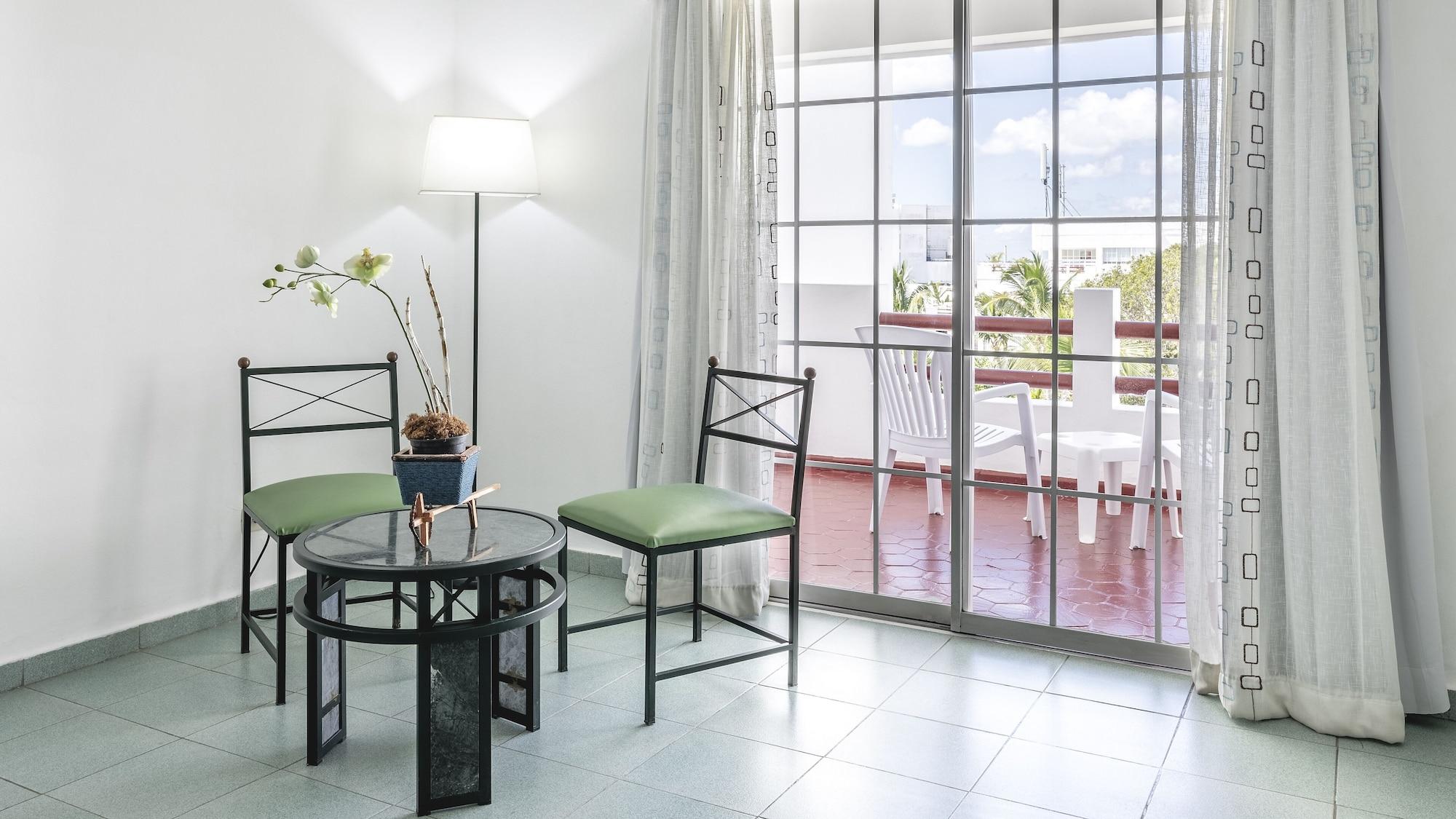 Be Live Experience Hamaca Suites Бока-Чика Экстерьер фото